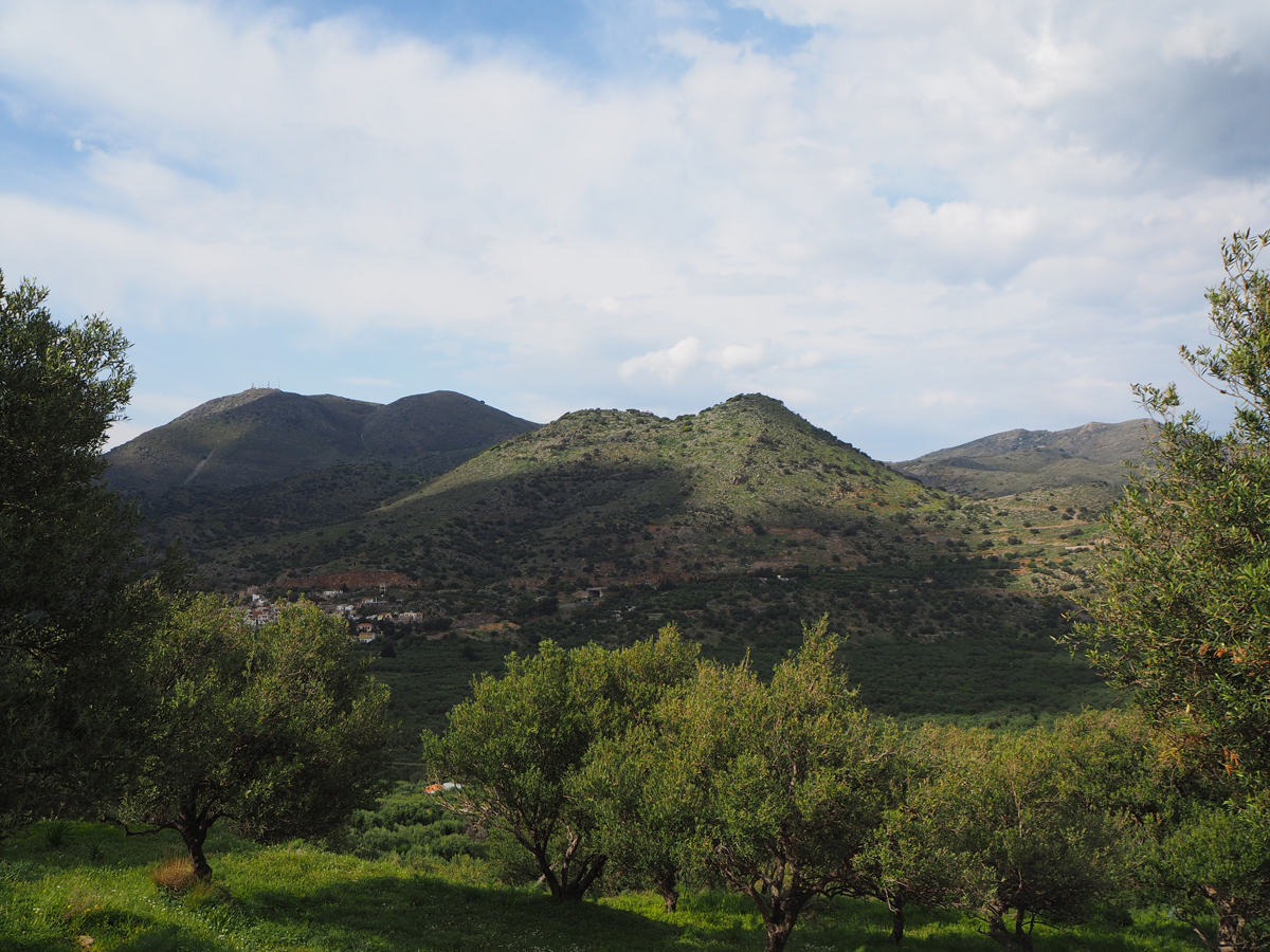 Dréros (Crète), vue du site depuis le Sud ©EFA, AL. Farnoux