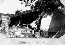 R. Demangel à la fouille de Notion, 1921.  Ο R. Demangel στην ανασκαφή του Νοτίου, 1921.  / EFA N580-158