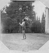 G. Daux au tennis, 1924.  Ο G. Daux παίζει τένις, 1924. / EFA N580-215