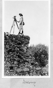 H. Ducoux sur un château franc du Peloponnèse vers 1934. Ο H. Ducoux σε ένα φράγκικο κάστρο της Πελοποννήσου,  περί το 1934.  / EFA N580-356